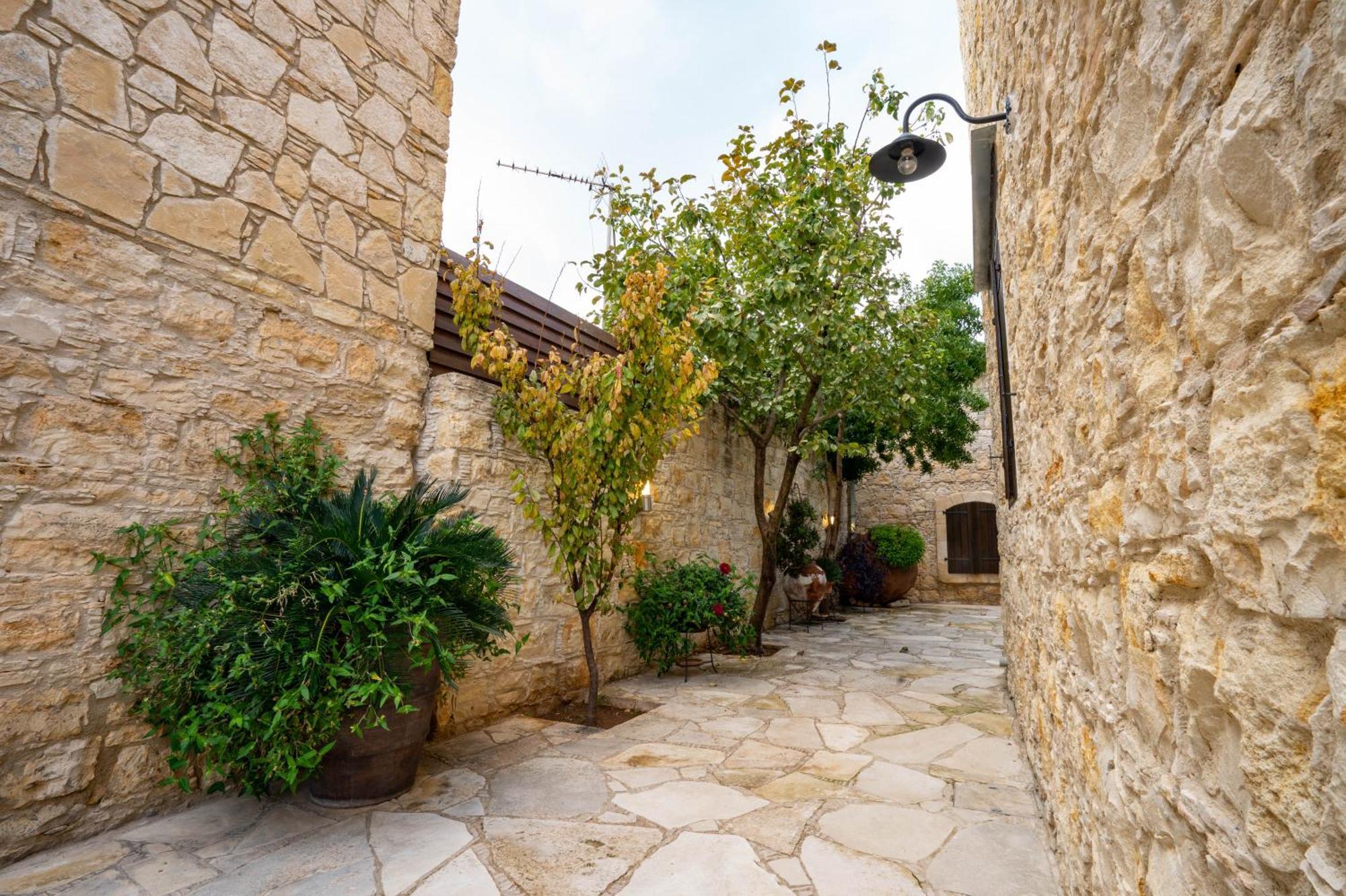 Oinoessa Traditional Boutique Guest Houses Lofou Bagian luar foto