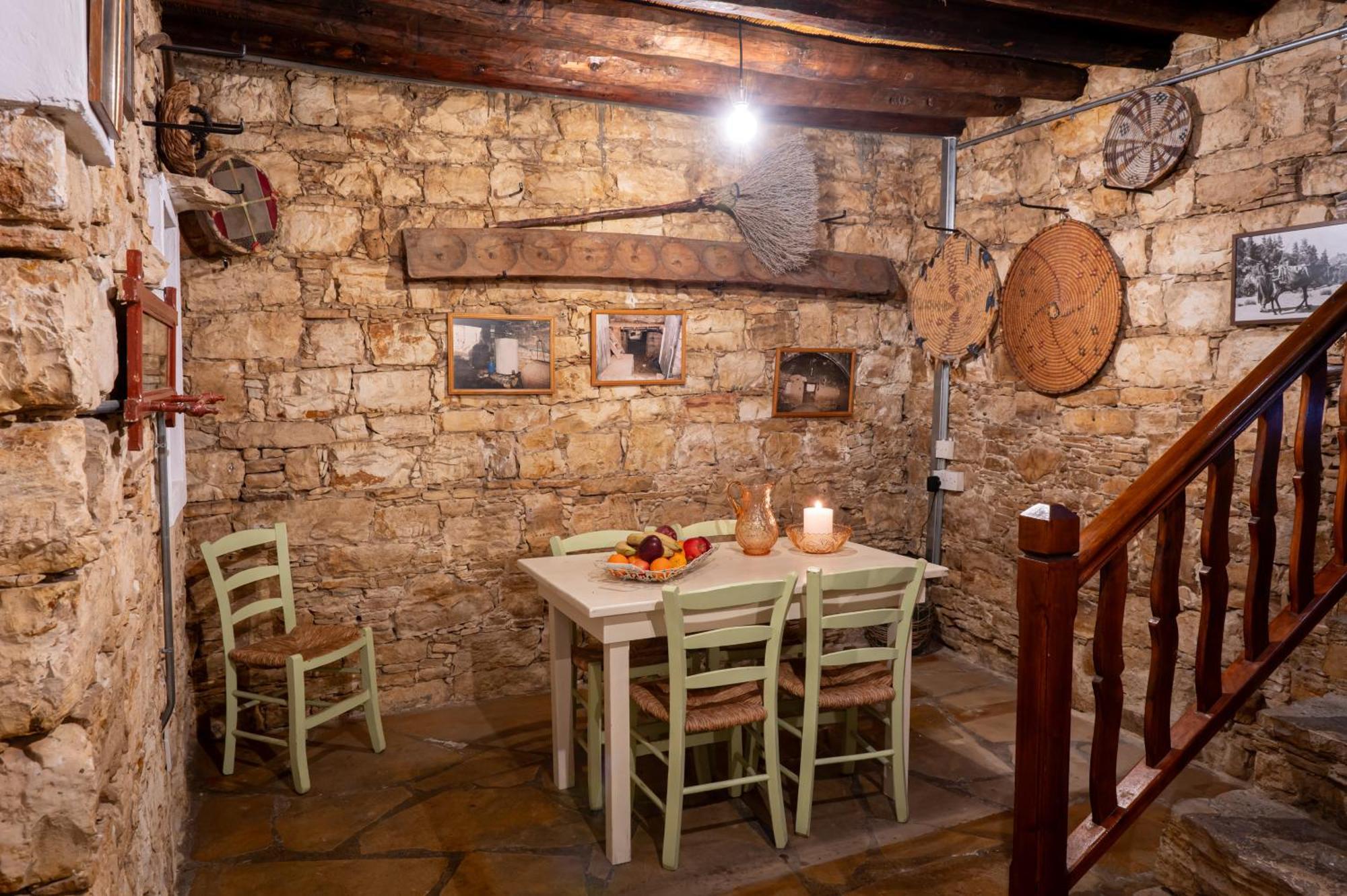 Oinoessa Traditional Boutique Guest Houses Lofou Bagian luar foto