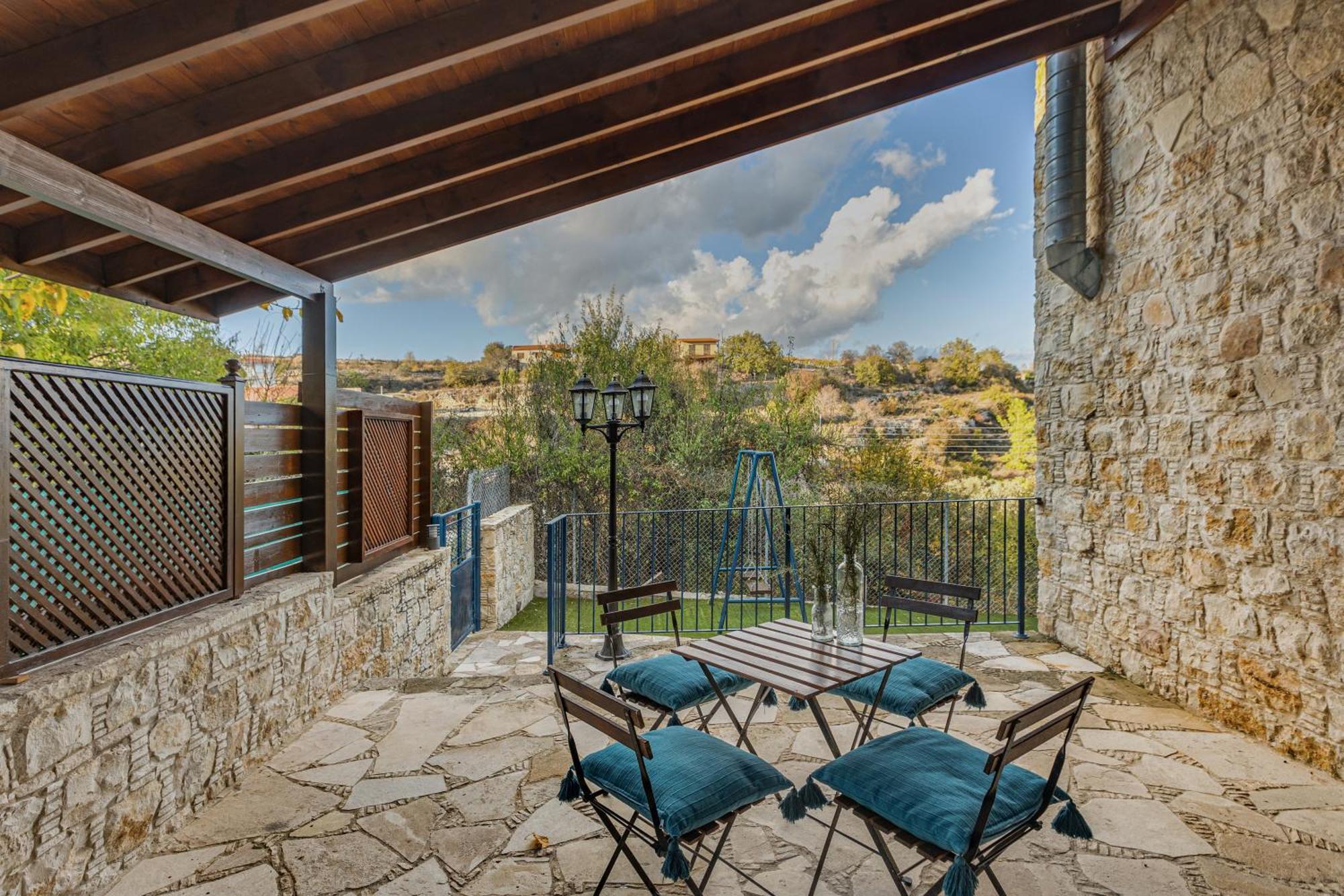 Oinoessa Traditional Boutique Guest Houses Lofou Bagian luar foto