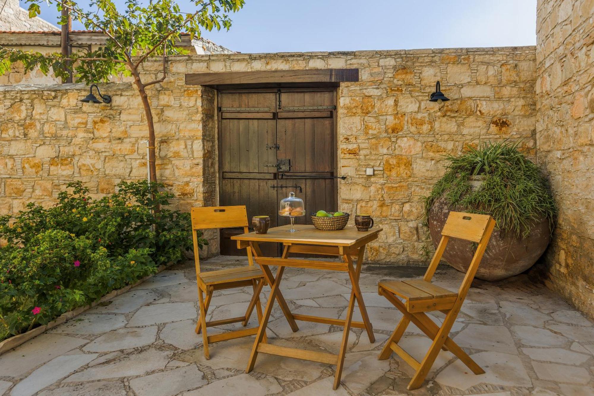 Oinoessa Traditional Boutique Guest Houses Lofou Bagian luar foto