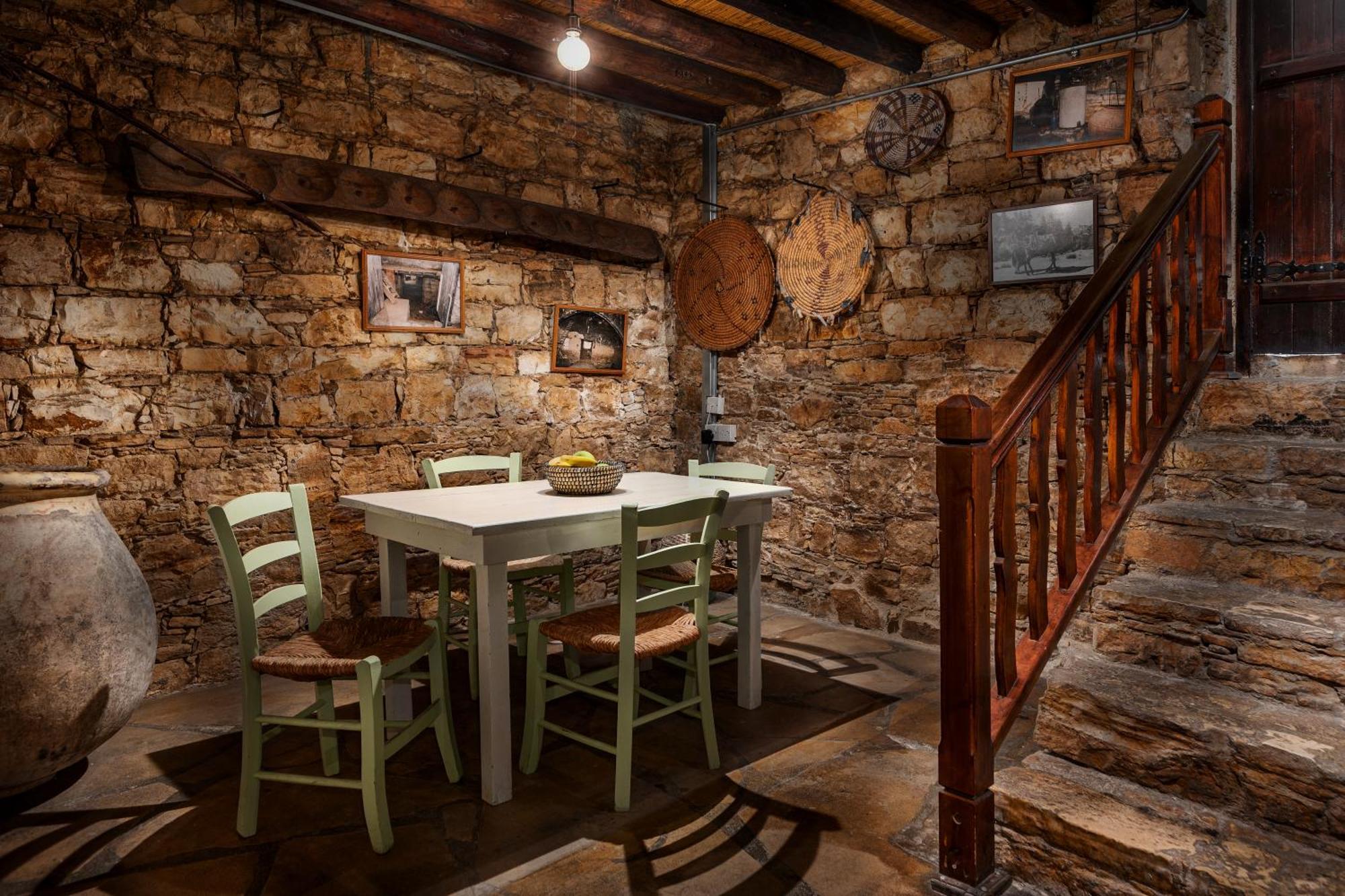Oinoessa Traditional Boutique Guest Houses Lofou Bagian luar foto